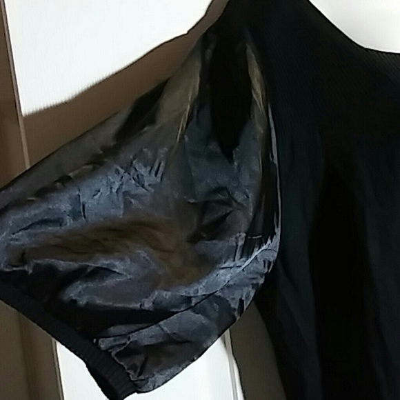 Top - Picture 2 of 3