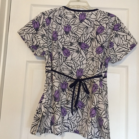 Scrub top - Picture 3 of 3