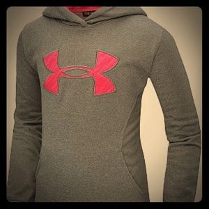 Under armour grey sweatshirt!