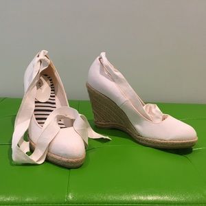 Apt. 9 White Lace Up Wedges