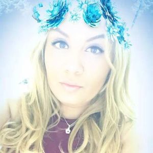 Meet your Posher, Deborah