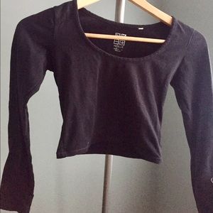 Long sleeved crop top