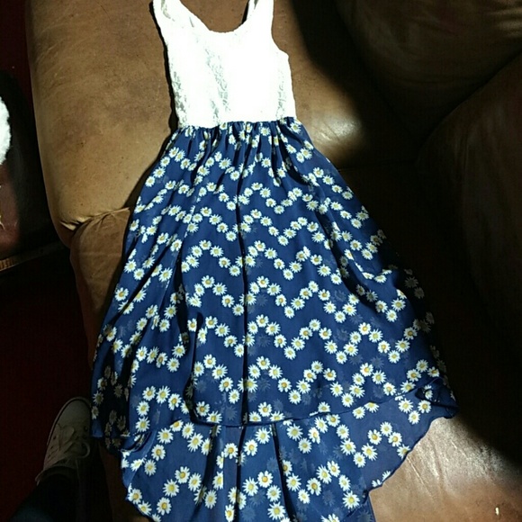 Girls summer dress size 12. Full lined.