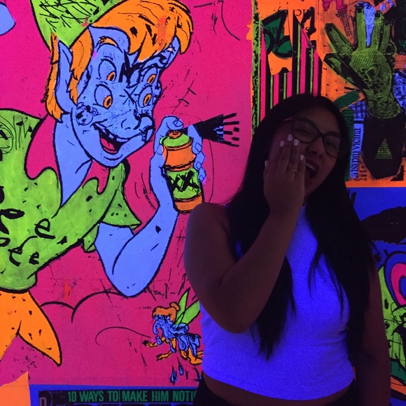 Meet your Posher, Wendy - Picture 2 of 4