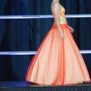 Prom/pageant/program dress