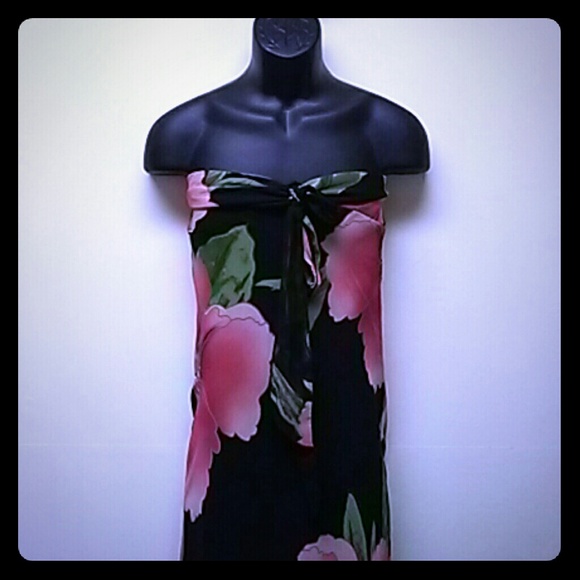 Beautifully designed 1pc multicolored flowered HALTER dress by Fumblin Foe