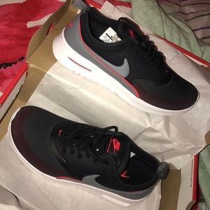 Nike Thea Air Max , Size 8.5 (women)