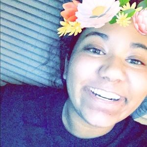 Meet your Posher, Desiree