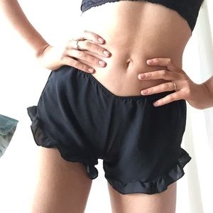 BRANDY MELVILLE black shorts