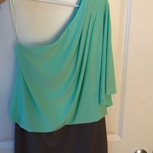 Dress off the shoulder