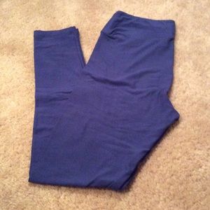 Navy leggings