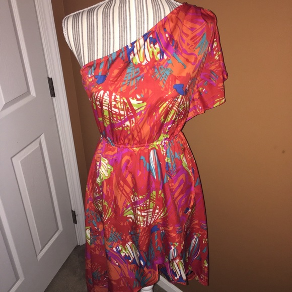 NWT Off the shoulder/vibrant color 2BeBe Dress - Picture 1 of 4