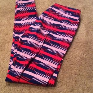 Red, blue, pink arrows