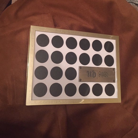 Urban Decay Gwen Stefani eyeshadow palette - Picture 1 of 3