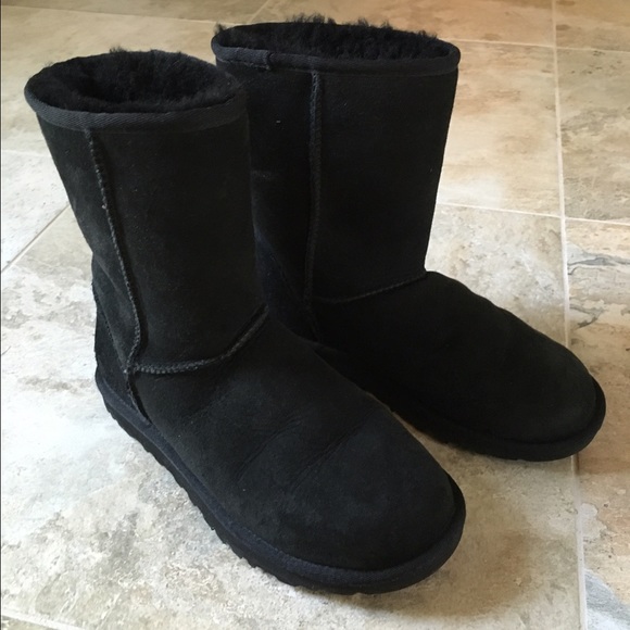 Classic Short Black UGG boots! Size 6