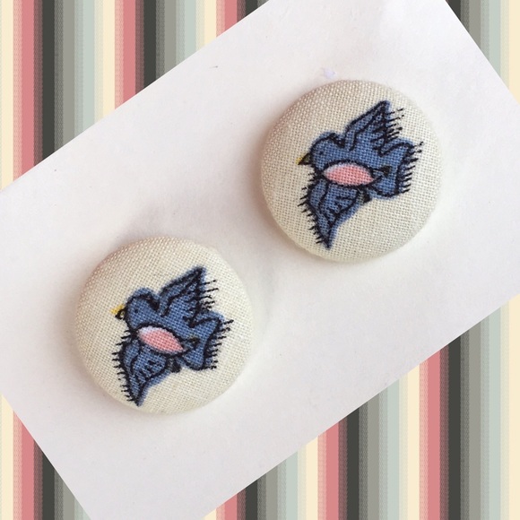Vintage Jewelry - Vintage birdie button earrings