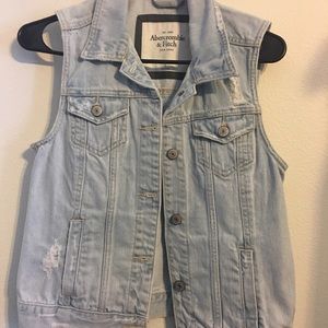Abercrombie & Fitch jean vest Abercrombie & Fitch jean vest