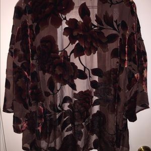 Red velvet flowered kimono