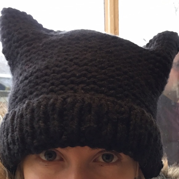 Cat hat - Picture 2 of 2