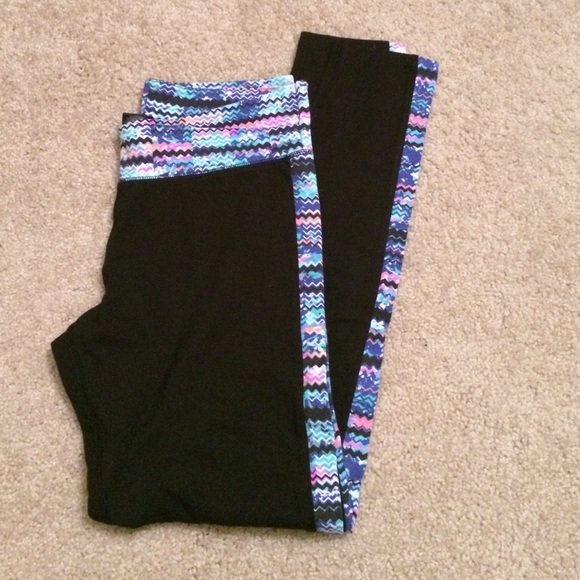 Aeropostale's Live Love Dream leggings