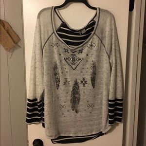 Beautiful pullover, long sleeve with high low hem