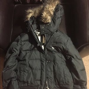 Woman's Abercrombie black Medium puffer