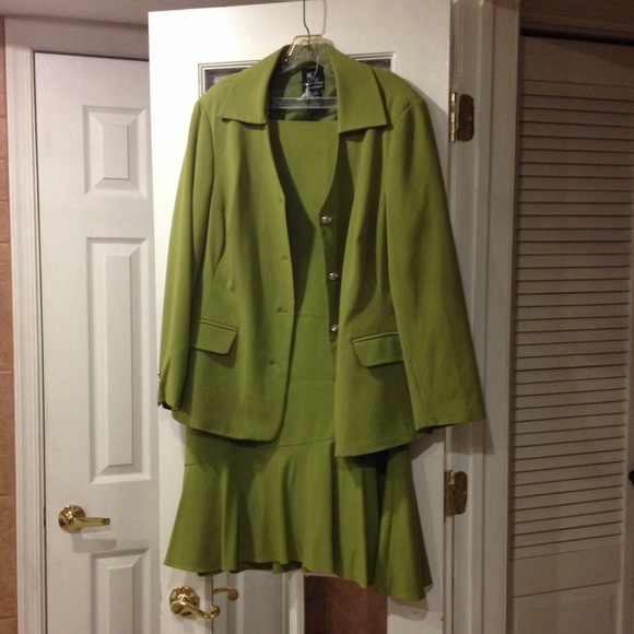 Russell Kemp Jackets & Blazers - Russell Kemp black label 16W suit good condition