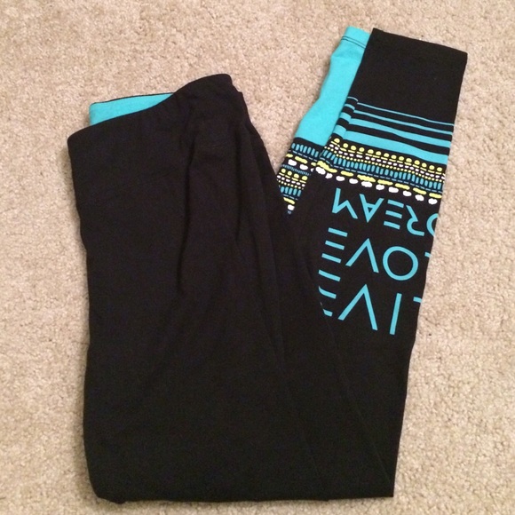 Aeropostale's Live Love Dream leggings