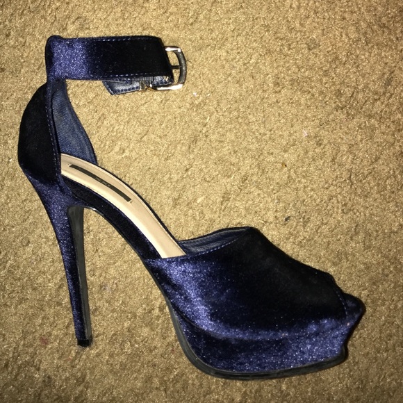 FOREVER 21 BLUE VELVET HEELS - Picture 1 of 4