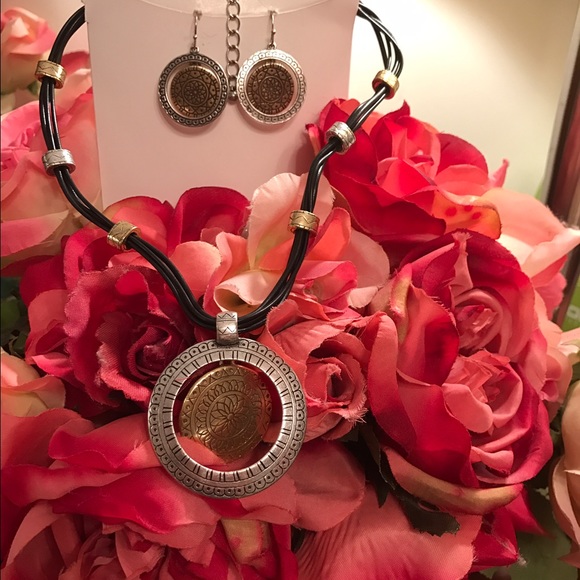 Silver necklace and earrings