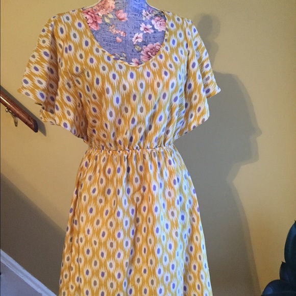 Soprano yellow dress - size large