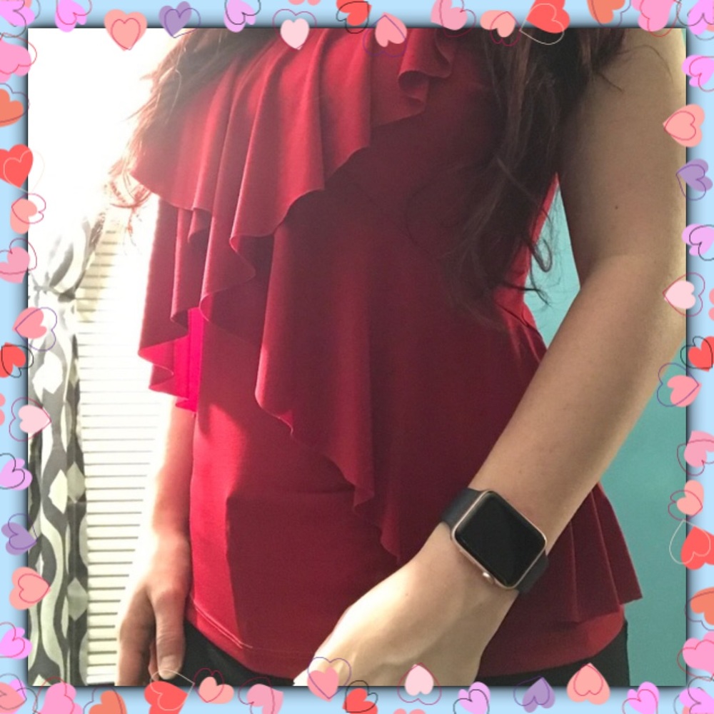 ❌SOLD❌Stretchy Red Ruffled Flowy Top