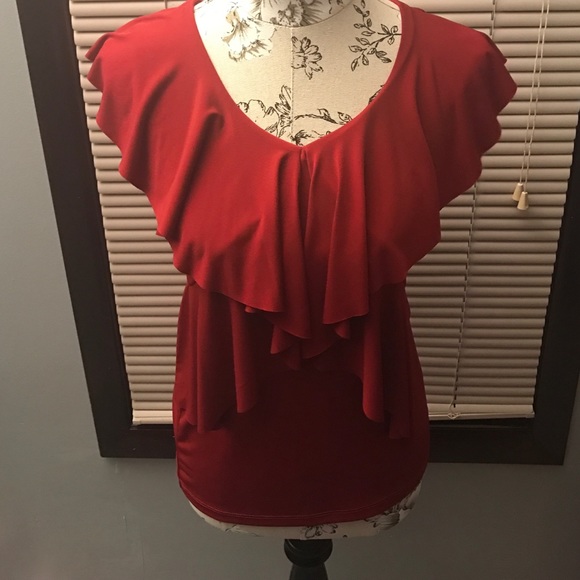 ❌SOLD❌Stretchy Red Ruffled Flowy Top - Picture 3 of 4