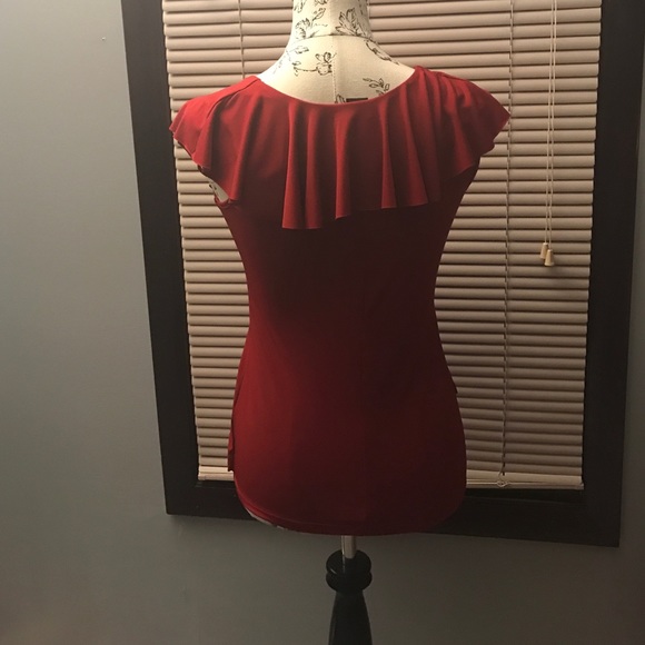 ❌SOLD❌Stretchy Red Ruffled Flowy Top - Picture 4 of 4