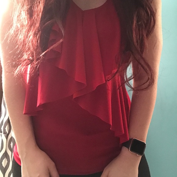 ❌SOLD❌Stretchy Red Ruffled Flowy Top - Picture 2 of 4