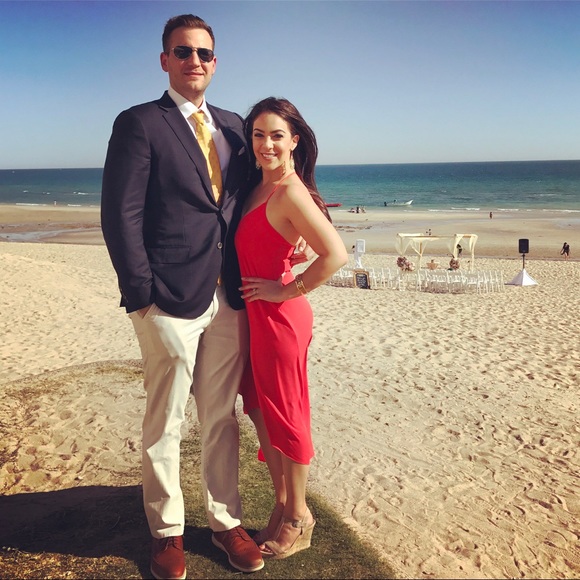 Meet your Posher, Danielle - Picture 2 of 5