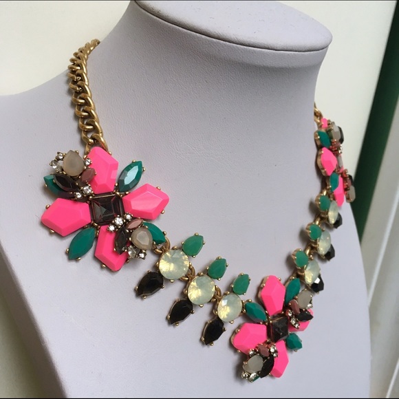 *** SOLD *** J. Crew Necklace - Picture 2 of 4