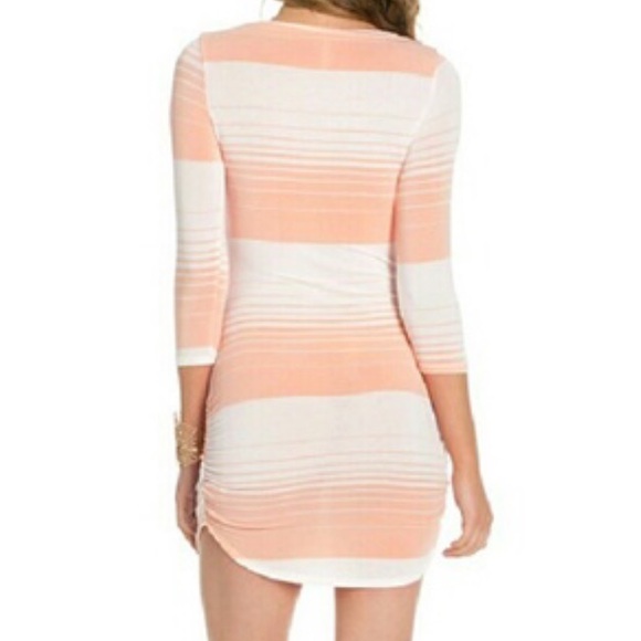 🎉SALE🎉 Striped top peach and ivory 3/4 sleeve - Picture 2 of 4