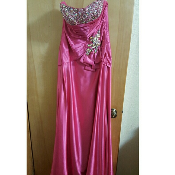 Pink prom/formal dress