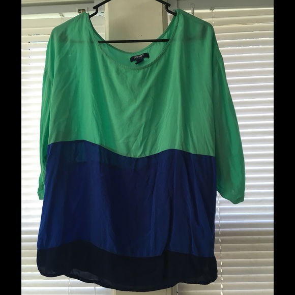 Old navy color blocked top!