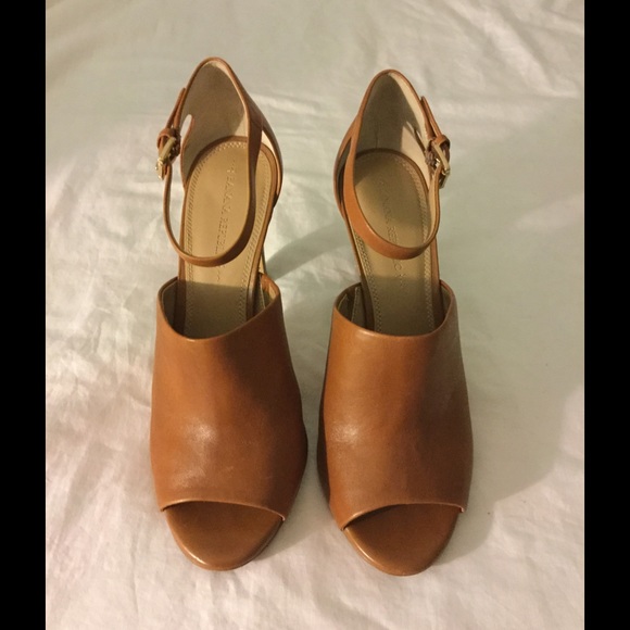 Adorable banana republic heels !