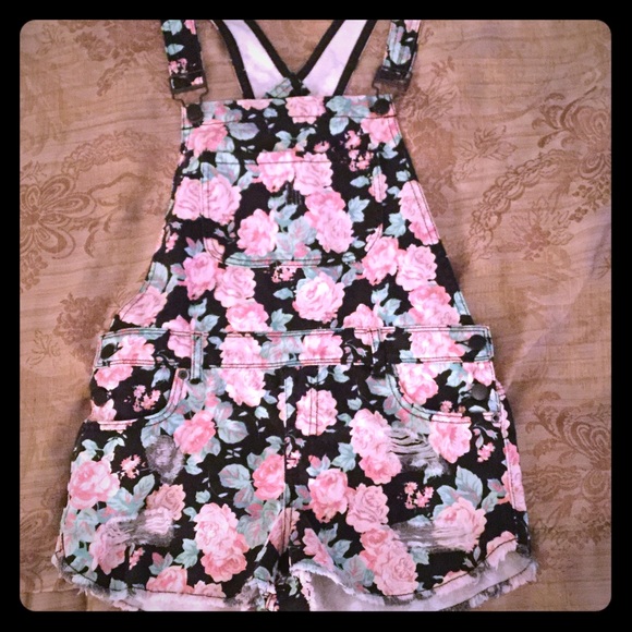 Sweet & girly flower overalls!