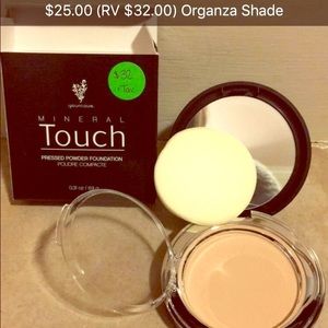 Younique mineral touch pressed powder: Organza