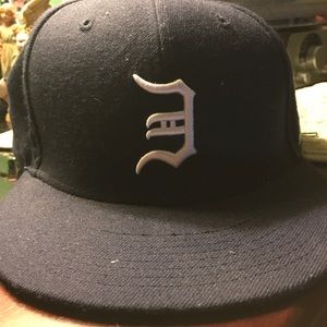 LIMITED EDITION EMINEM SNAPBACK WORLD CHAMPION