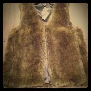 Apt. 9 faux fur vest NWT