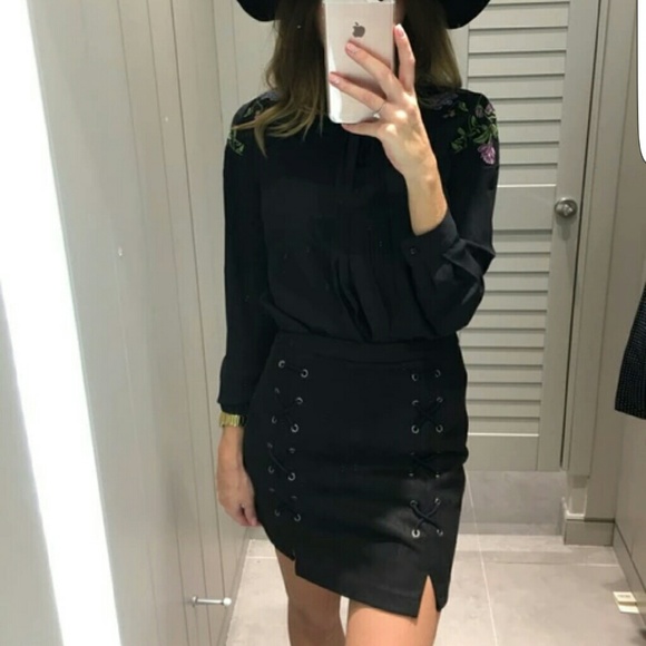 Black Lace up Vegan Suede Mini Skirt - Picture 3 of 3