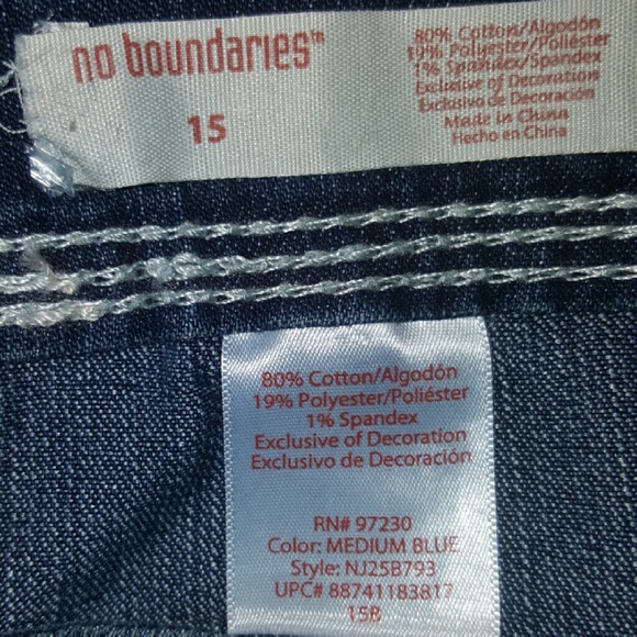 Shorts with Lace trim - Picture 3 of 3