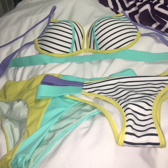 Victoria's Secret stripe banded bikini 34C & Small