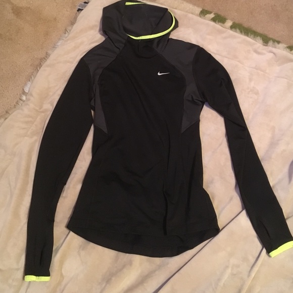 Nike fro fit long sleeve with good.