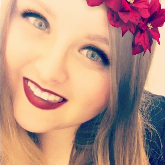 Meet your Posher, Makayla - Picture 1 of 1